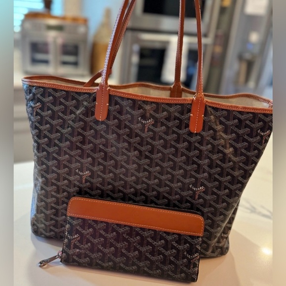 LIVE! 🛍️ Everything must go! 🏎️💨💨 - Picture 9 of 17